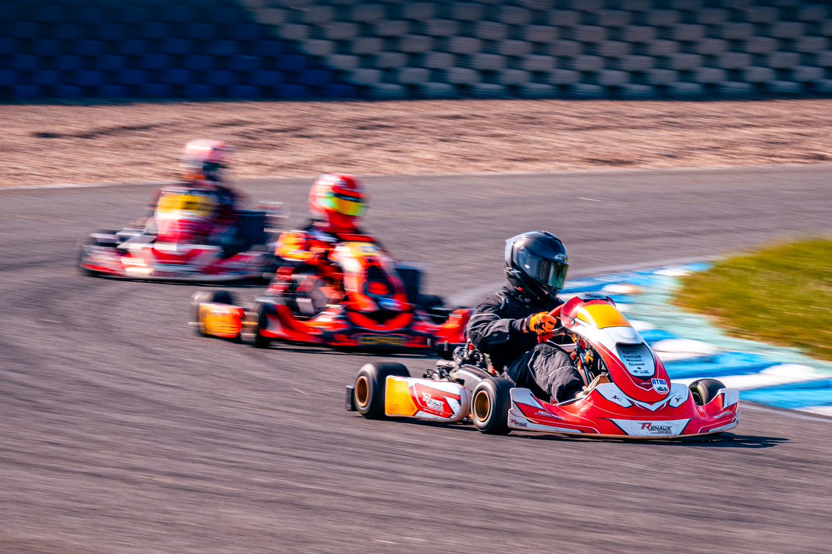 BecueLucasPhoto's tweet photo. Une journée avec le Team @mpkracing sur le @circuitdecroix jeudi dernier !

La vidéo arrive bientôt 🔥

#karting #circuit #motorsport #becuelucasphotographie https://t.co/g7TuuFDMs9
