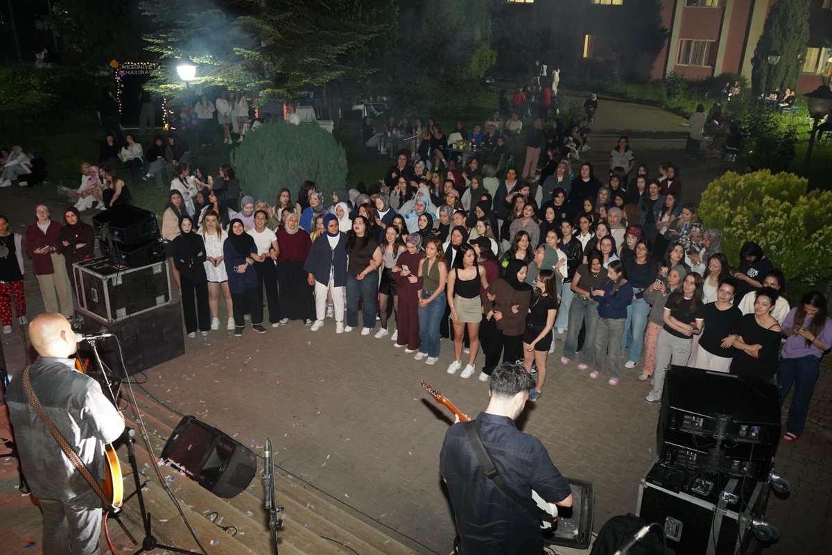 GSB_Bolu's tweet photo. Mezuniyet Coşkusu Abant Yurdu’nda Yaşandı!

Abant Yurdu’nda eğitim hayatlarını tamamlayarak mezuniyet heyecanı yaşayan öğrencilerimiz için düzenlenen Mezuniyet Programı, renkli görüntülere sahne oldu.
++ https://t.co/IUggllP8ys