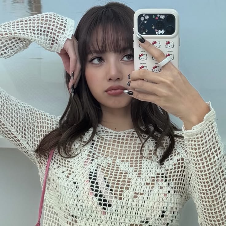 rockstrllalice's tweet photo. my top 4 biases
— lisa (blackpink)
— karina (aespa)
— wonhee (illit)
— tae (bts) https://t.co/RO7MlY2QoV