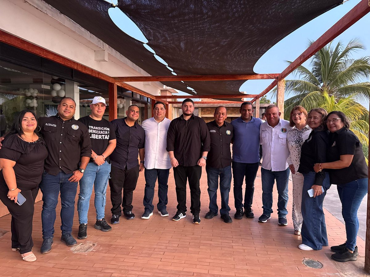 luismatheusad's tweet photo. Juramentación e incorporación de nuevos militantes a nuestro Partido Acción Democratica en Resistencia  Municipio Santa Rita designados los Compañeros Carlos Nuñez y Victor Rodríguez como Sec General y de Organización. 
@hramosallup @PieroMaroun
@ADemocratica @ADOrganizacion_ https://t.co/bRF3v4yWXr