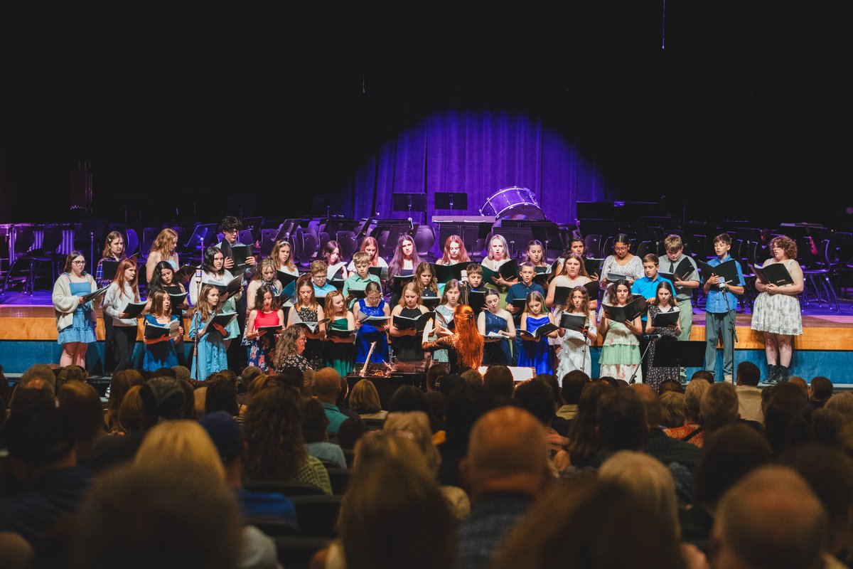 bloomfieldcsd's tweet photo. 🎶 M/HS Spring Concert 🎶

We celebrated spring with our MS band &amp; chorus, and HS band &amp; chorus. As a special treat, the Middle &amp; High School choruses joined together to sing The Beatles' "Blackbird." The HS chorus also performed a nine-minute medley from Hamilton.

#BCSProud https://t.co/yX6Txqs5pY