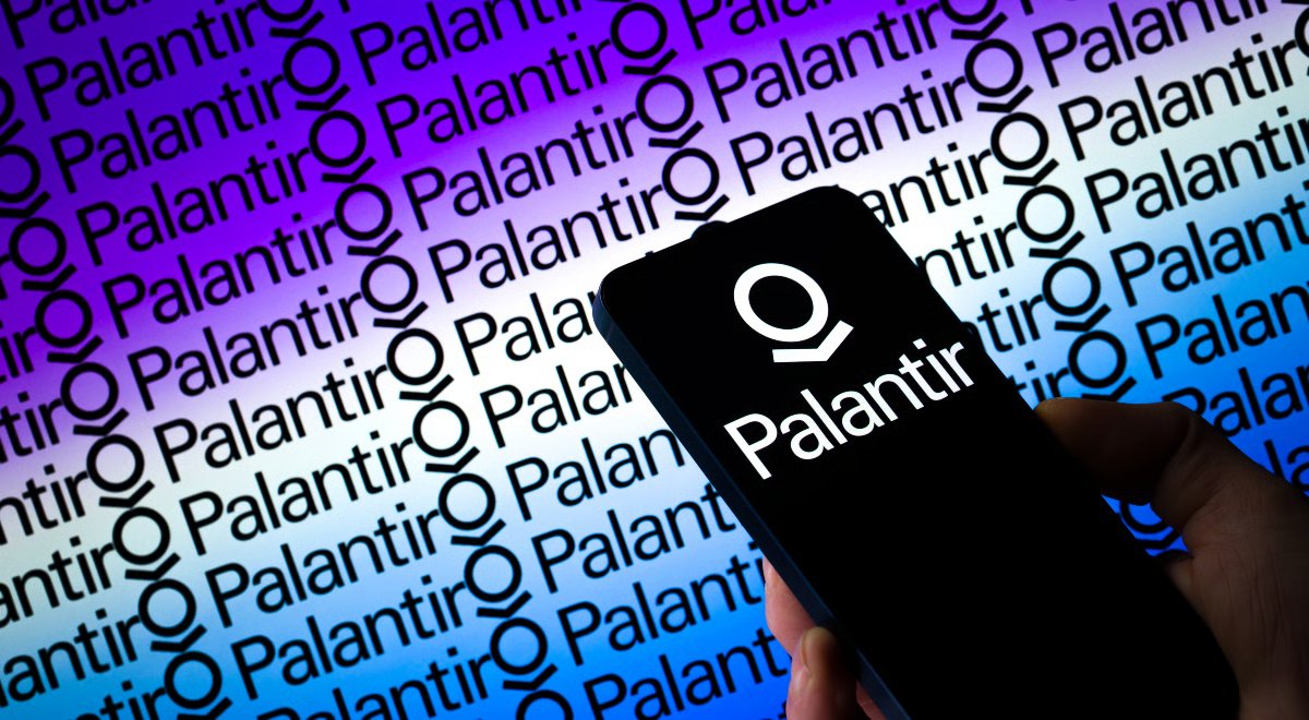 clashreport's tweet photo. The Netherlands Ministry of Defense plans to replace Palantir's software within two years, citing concerns over European digital sovereignty. 

Source: Cyber News https://t.co/bRu5AZozFp