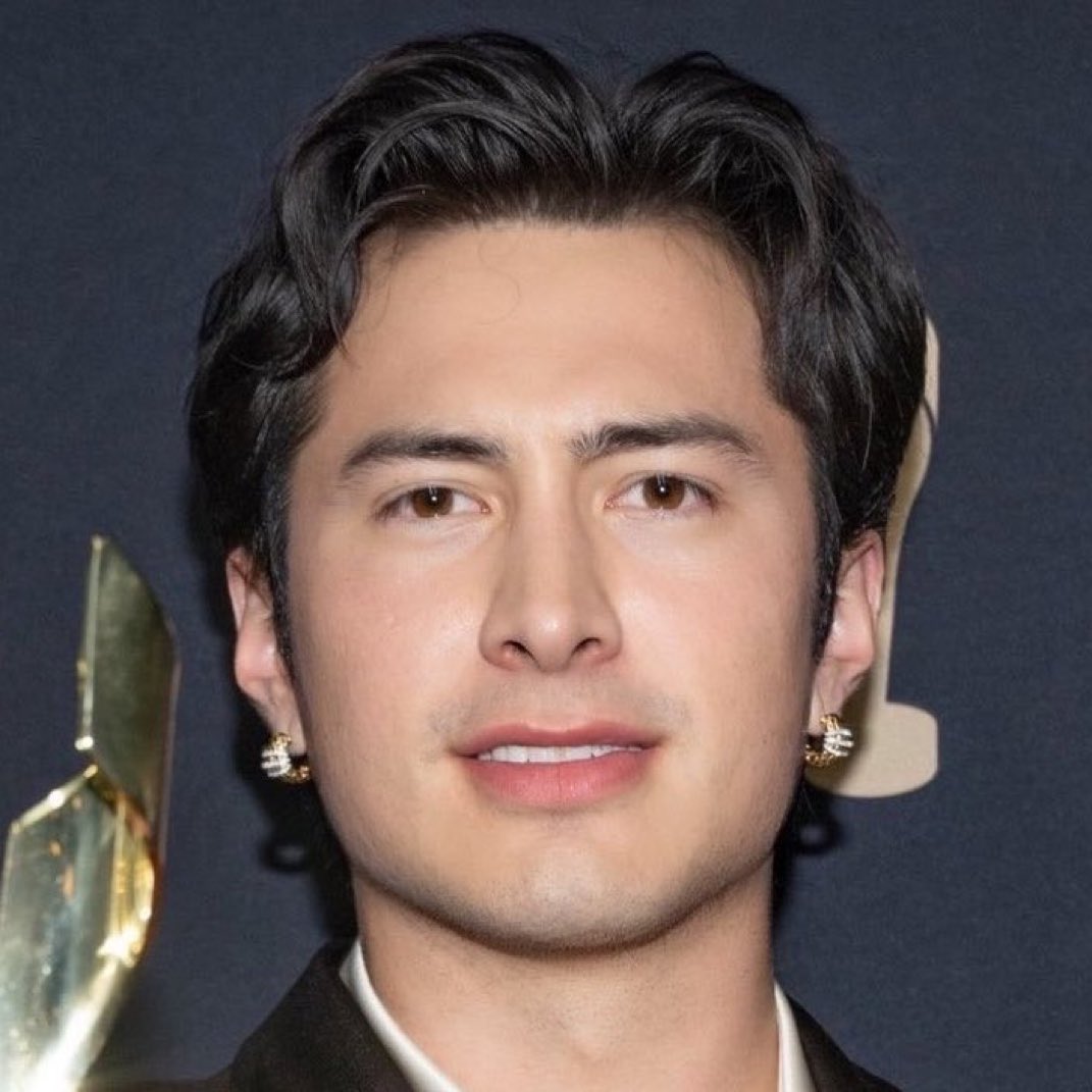 hudconsumer's tweet photo. This is so irritating to me his teeth are so nice https://t.co/wyaGWhVstg