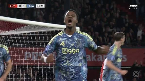 Horrelinho's tweet photo. Niet feyenoorders die Hato gaan clownen.  vergeet je baas niet 😹 https://t.co/3BwUuihBqF