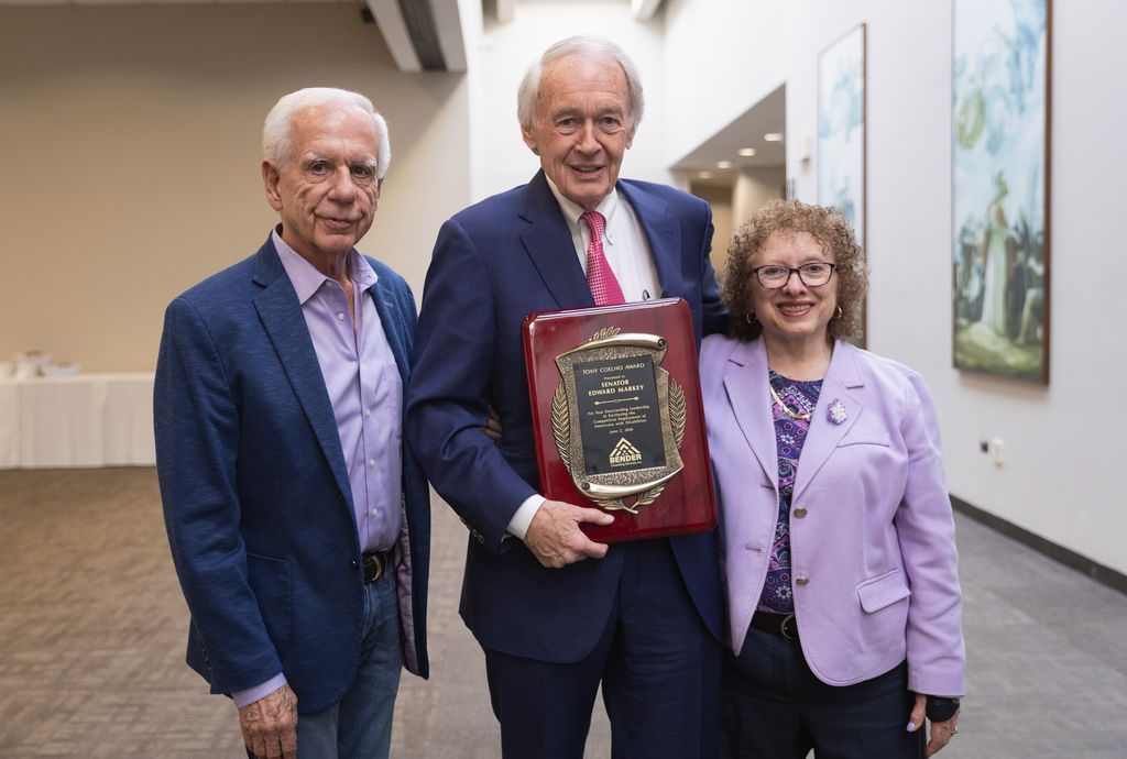 SenMarkey's tweet photo. I was honored to receive the Tony Coelho Award last night for my work in Congress advancing opportunities for people with disabilities. From fighting 16 years ago to make sure everyone can access technology, to helping schools support kids in living up to their God-given potential, I will continue working to fulfill this nation’s promise of equality and justice for all.