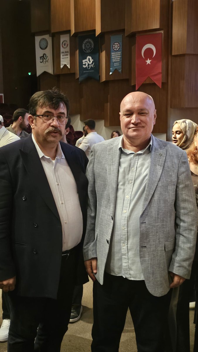 f5li's tweet photo. Türk Ocakları Bursa Şubesi’nin tertiplediği; Uludağ Üniversitesi Mete Cengiz Kültür Merkezinde ifa edilen Prof. Dr. Ahmet Taşağıl’ın “Kimlik, Devlet Ve Kültürün İzinde Kadim Türk Dünyası” konulu konferansını dinledik.
Daha çok Prof. Necati Demir’den dinleyip, okuyup kavradığımız Türk tarihinin bu dönemine ilişkin; tamamlayıcı tespit ve görüşlerden istifade ettik.+