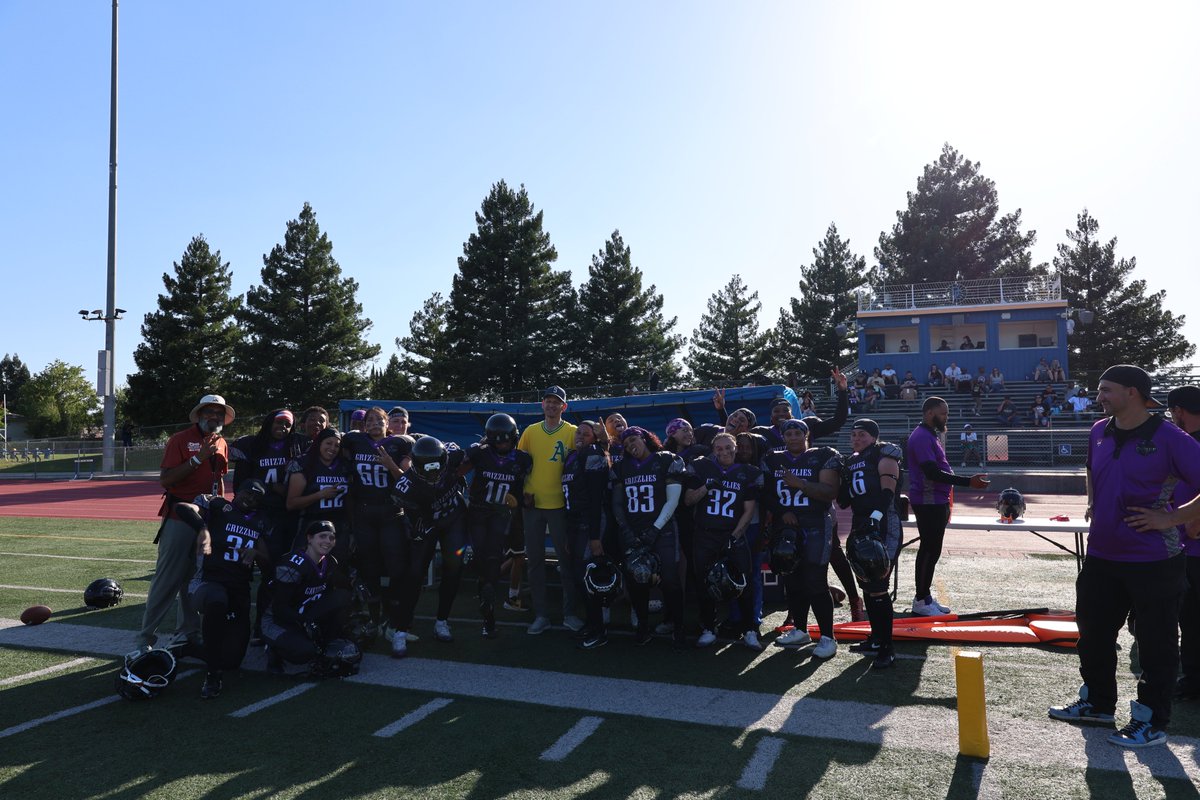 MayorMcCarty's tweet photo. Honored to perform the coin toss at the River City Grizzlies final home game of the season!🏈

Proud to support the women’s tackle football team &amp; celebrate their positive impact in Sacramento. Was an honor to present them with a Non-Profit of Distinction award earlier this year. https://t.co/KKrbtkyxWV
