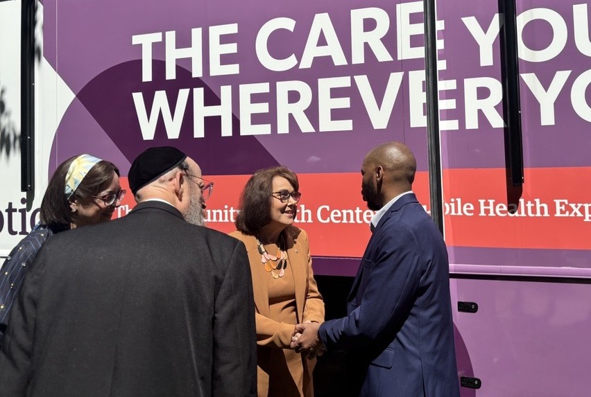 NACHC's tweet photo. Thank you, @SenJackyRosen, for leading the passage of the bipartisan MOBILE Health Care Act. The mobile health unit on Capitol Hill today demonstrated how they enable CHCs to treat chronic illnesses such as diabetes and high blood pressure in rural communities. #ValueCHCs https://t.co/4YgnrULRya