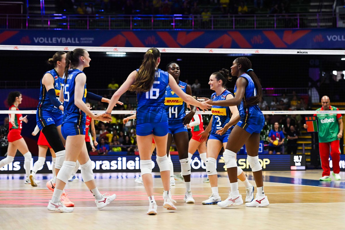 Volleyball_it's tweet photo. Brasilia: Italia, esordio vincente in VNL contro la Bulgaria

https://t.co/mOPOqL9E4Y

#vnl #vnl2026 #Brasilia #NoiItalia #Volleyball_it #since2000 https://t.co/g1GcV39k57