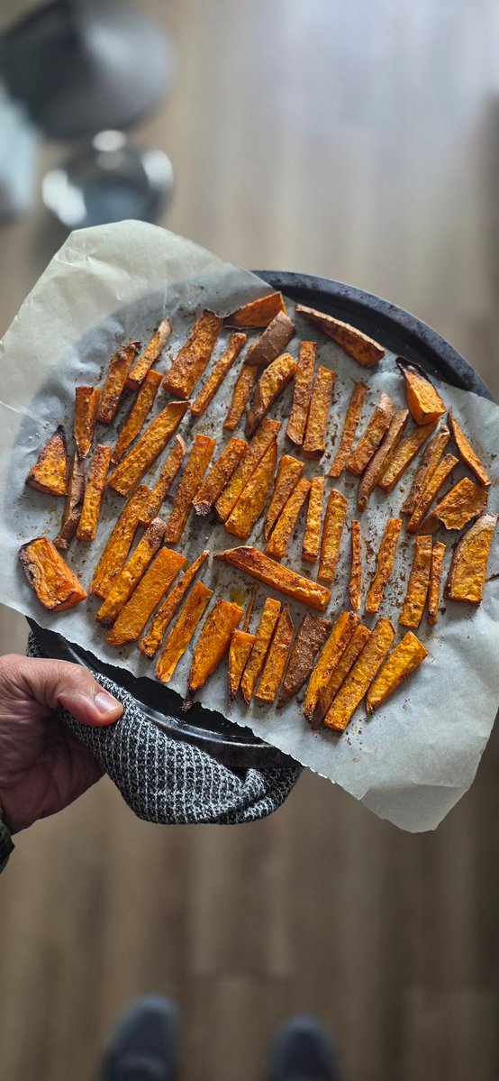 HaydenPlus1's tweet photo. Air frying some Cajun battered sweet potato fries. https://t.co/EvIa3x6k8f