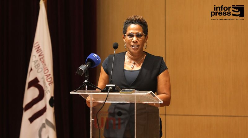InforpressCVP's tweet photo. Uni-CV defende investigação e diálogo institucional para responder aos desafios da segurança e justiça - https://t.co/2TNu9iIc1x https://t.co/Ot2l7XG1Z9