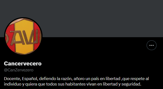 Gerolain's tweet photo. Se ve que este fachapobre, que según su perfil, es docente, no recuerda quién es el culpable de los recortes a la educación, y tiene los santos cojones de decir q no es un fachapobre https://t.co/Y0z8AdZyNz