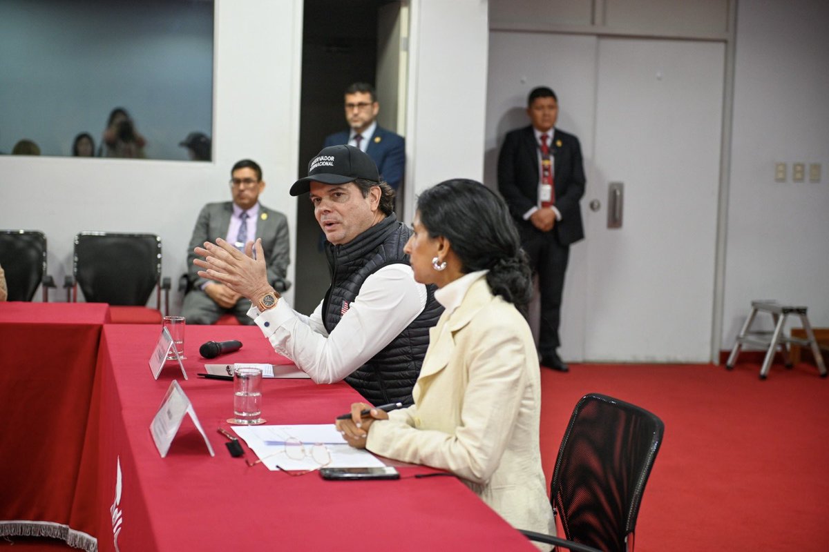 USAmbPeru's tweet photo. Estados Unidos apoya a las instituciones democráticas del Perú. Hoy me reuní con @JNE_Peru. Tienen una tarea de suma importancia: garantizar elecciones transparentes y creíbles. La democracia es fundamental para nuestra región. https://t.co/79kfOCfBYv