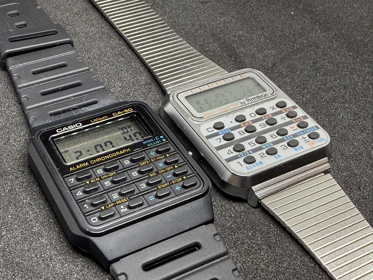 mu4ma6's tweet photo. マーティの CASIO CA-50 とドクの Armitron 101 の組み合わせはまるで、ラバーズコレクション！
#バックトゥザフューチャー #BackToTheFuture #BTTF https://t.co/w2Vp0NNiDG