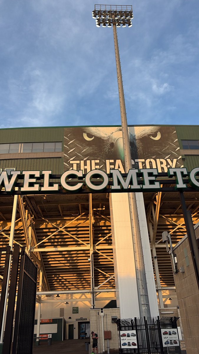 PaymonBlake1's tweet photo. Had a wonderful day at the factory!!Very interested in drawing closer to the environment @CoachSDugan @Coach_Creighton @EMUFB @EMUFBRecruiting https://t.co/byOiPqmxtD