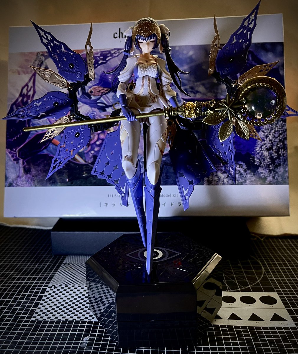 チトセリウム　I ハイドラ塗装済み完成品 (おまけ)ⅩⅩⅡ ターニオ2体付き チトセリウム キラリティ/ハイドラ完成。 予想通り、この前の