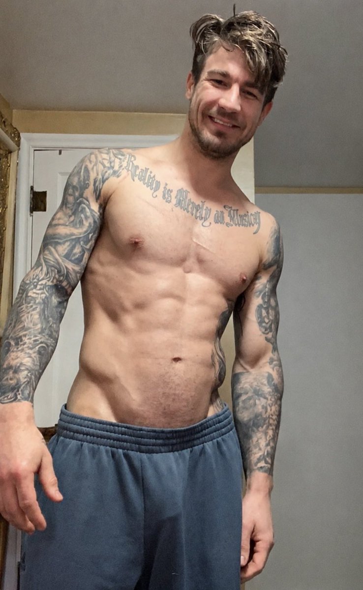 passionatefag's tweet photo. Arlo Dicristina https://t.co/jKpvnqELgn