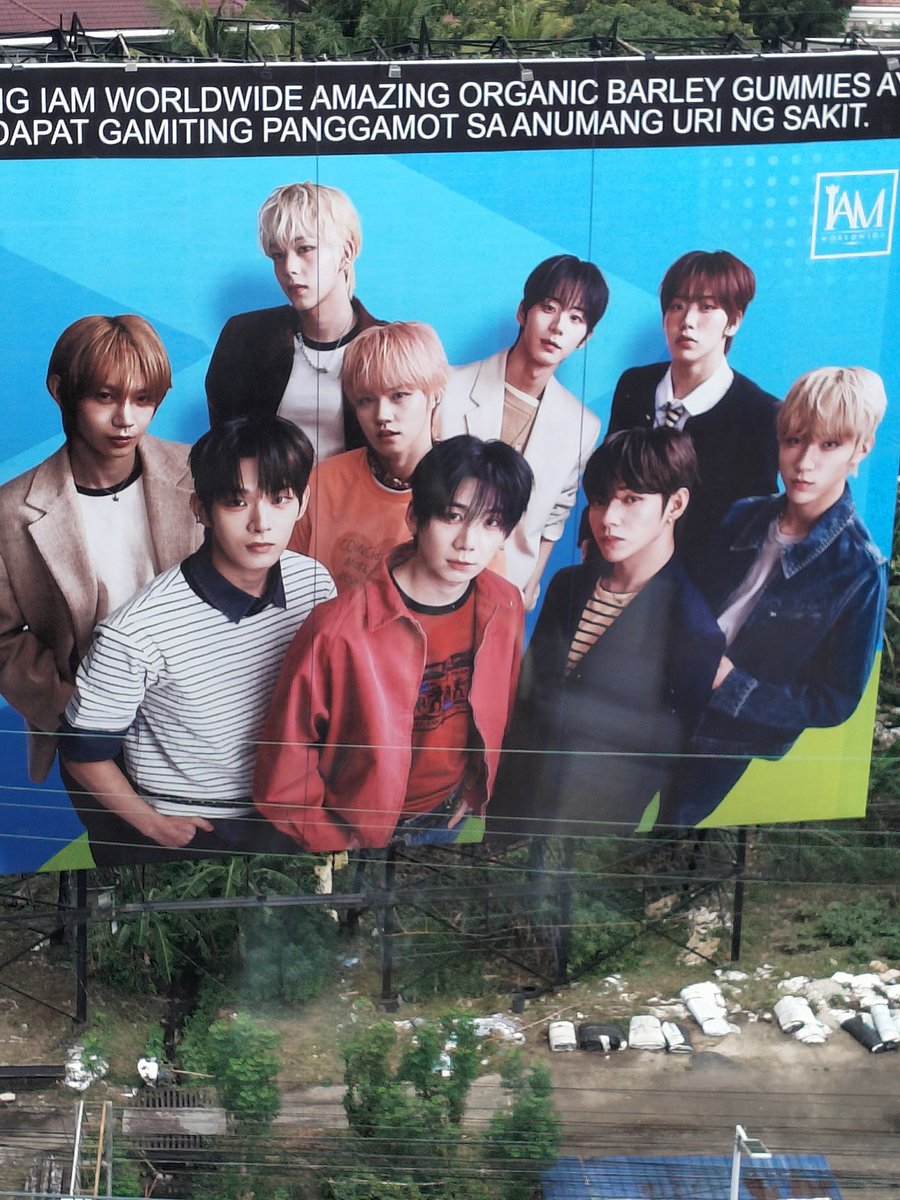 redstring22's tweet photo. Not them, reminding me everyday to be active again. 😭😭😭 Titingin pa yan sila. 🥹🥹🥹 Lablab ko na naman kayo palagi.

#AHOF
#아홉 https://t.co/Mi7tlTNJKw
