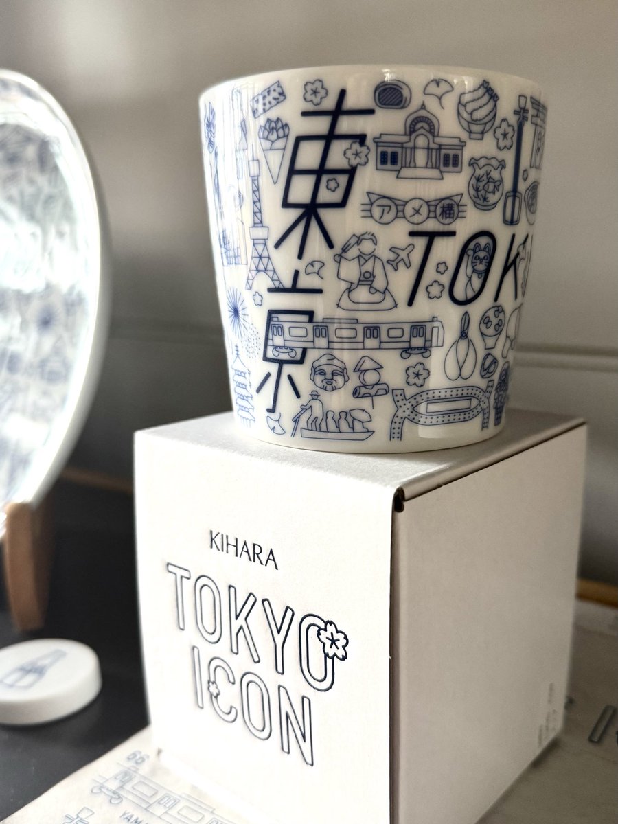 KiharaTokyo's tweet photo. Today’s opening hours 
11:00-19:00

-入荷情報-

TOKYO ICON
＋カップ

一時的に欠品しておりましたが、有田より商品が届きました！

大皿やプレート(S)、マグネットの同シリーズ各種アイテムも全種類店頭にてお求めいただけます。

#porcelain 
#madeinjapan
#backinstock 
#KIHARATOKYO https://t.co/vi0tGyvgWH