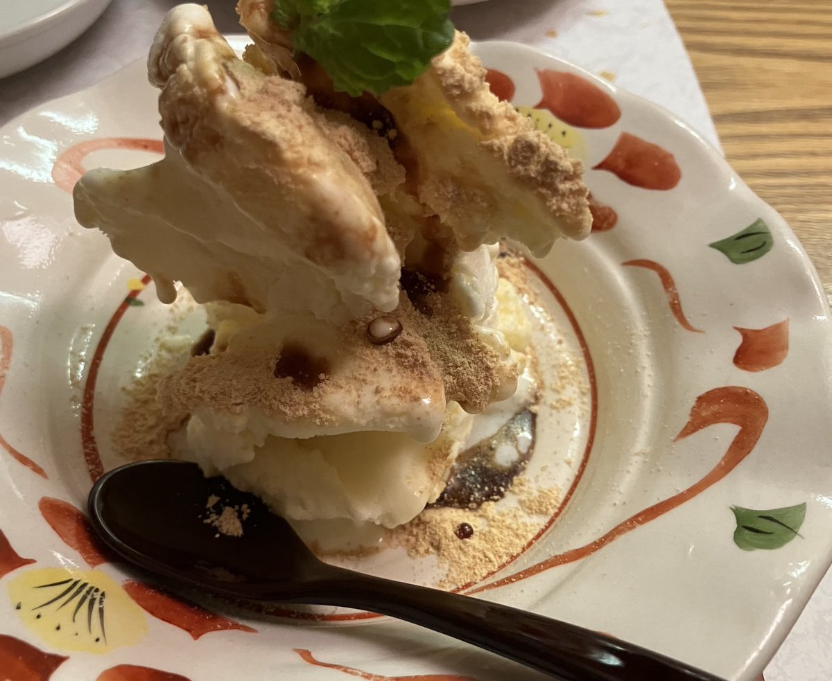 L7zUv's tweet photo. デザート

アイス🍨にきなこと黒蜜
外食のデザートに出てきました。
今回は主人のおごりです。
いつもは私が会計しているんだけど。
良かった🤗 https://t.co/r0oAgkL37V