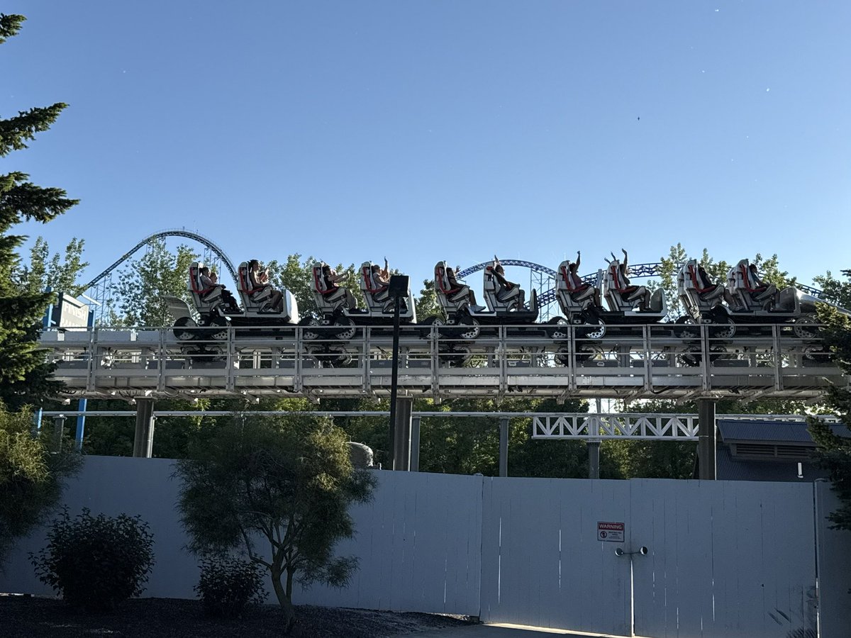 TopThrillStatus's tweet photo. Frankentrain Pt.2 Babyyyy

Floor sections from black train on different sections of Blue and Silver. Specifically row 9 on Blue, rows 4 &amp; 5 on Silver. https://t.co/2b4XjnvJ0M