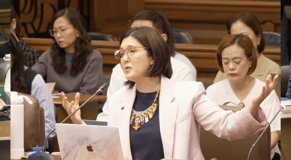 PhilippineStar's tweet photo. ‘SI SECRETARY JONVIC REMULLA, HINAHARANG AKO’

Senator Pia Cayetano said that Interior Secretary Jonvic Remulla prevented her from entering the Senate on Thursday.

“Nagulat na lang ako nakita ko dun si Secretary Jonvic Remulla, hinaharang ako. I never thought the day would come that someone would prevent me from entering the Senate, this is my office,” she said.

LIVESTREAM: https://t.co/eEqFABe0AF