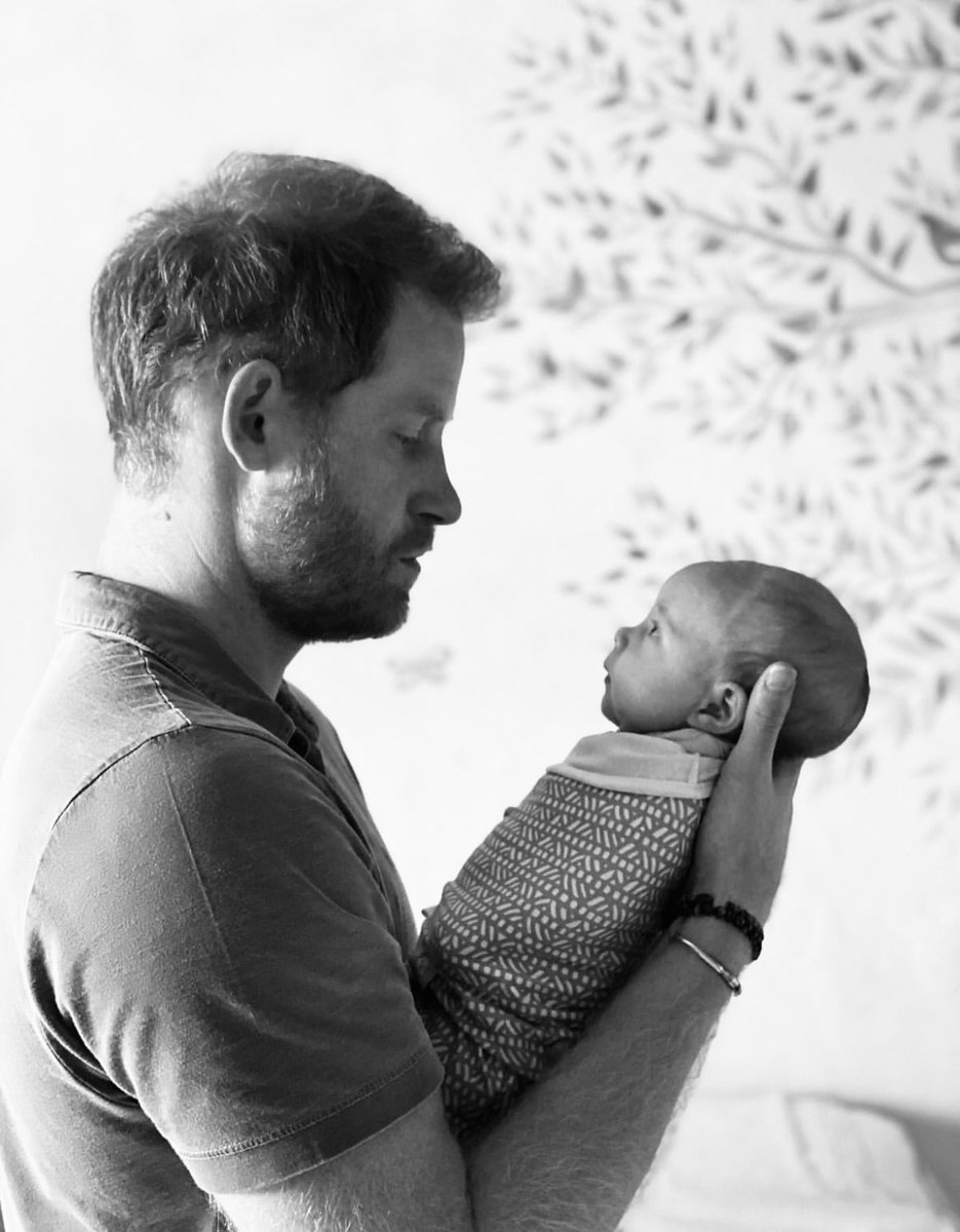 bestofhandm's tweet photo. five years ago, lilibet diana was born 🤍 
the sussex family’s rainbow https://t.co/07HcyrSaSD