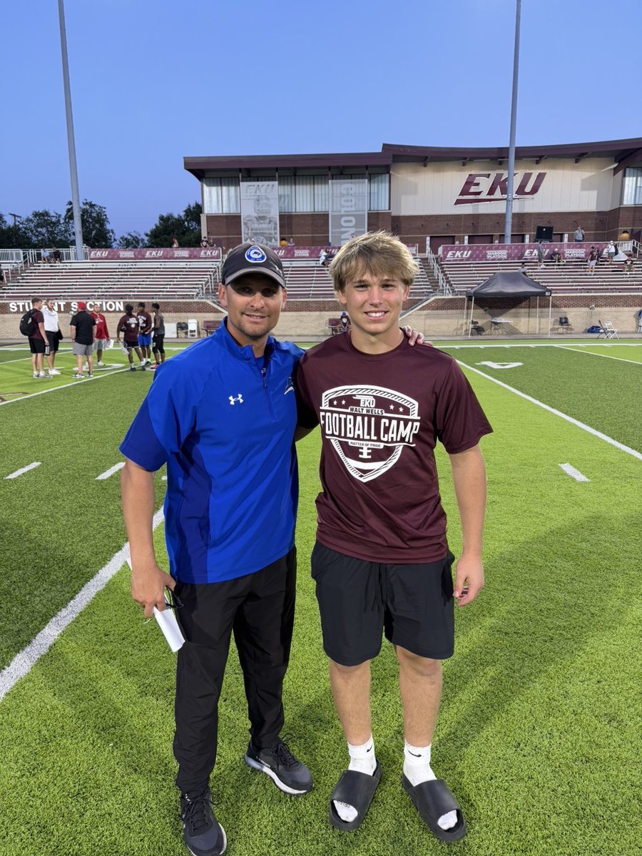 MaxOliverio3's tweet photo. Another great day building relationships and showing out in front of a bunch of schools. @Coach__Jake @CoachKleckler @Coach_Gurau  @CoachDuncan39 @CoachKunselman @EKUWWells @DeSalesColtsFB @DeSalesDCP https://t.co/tM6rtqAyu2