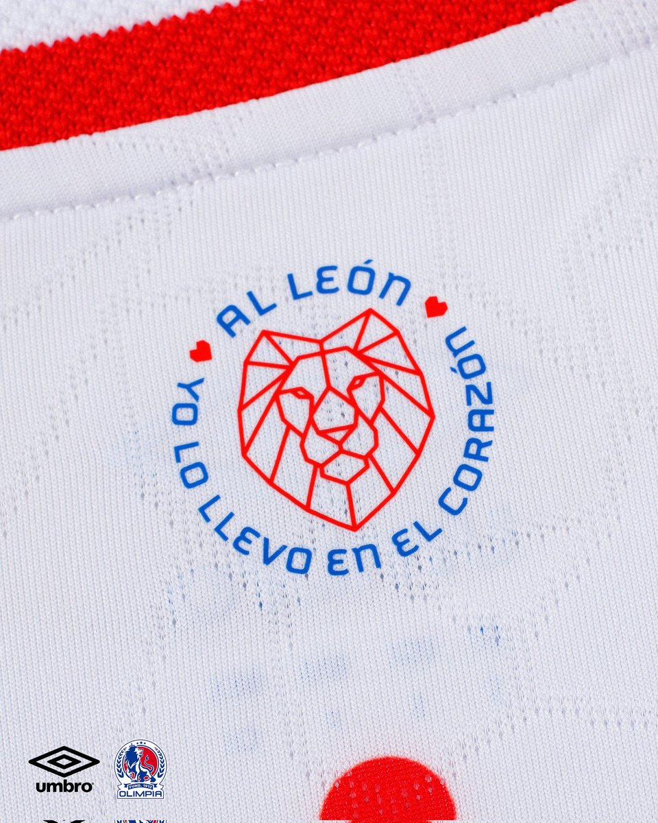 Reneee__3's tweet photo. La camiseta de Olimpia tiene que ser siempre así. Blanco puro y detalles tricolor, no necesita nada más. Es perfecto. 😍 https://t.co/aXKwIrrxCt
