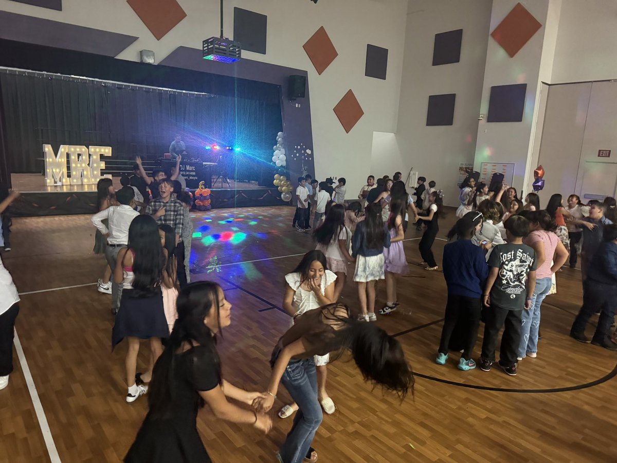 ESerna_PK8's tweet photo. OWLSOME time during our 5th Grade Luncheon &amp; Dance!! Seeing them enjoy this time is priceless!! Wish them the best in middle school!! 💜🦉🧡 #TeamSISD #GameOn #WEbeforeMEatMRE https://t.co/d7zh7hB78g