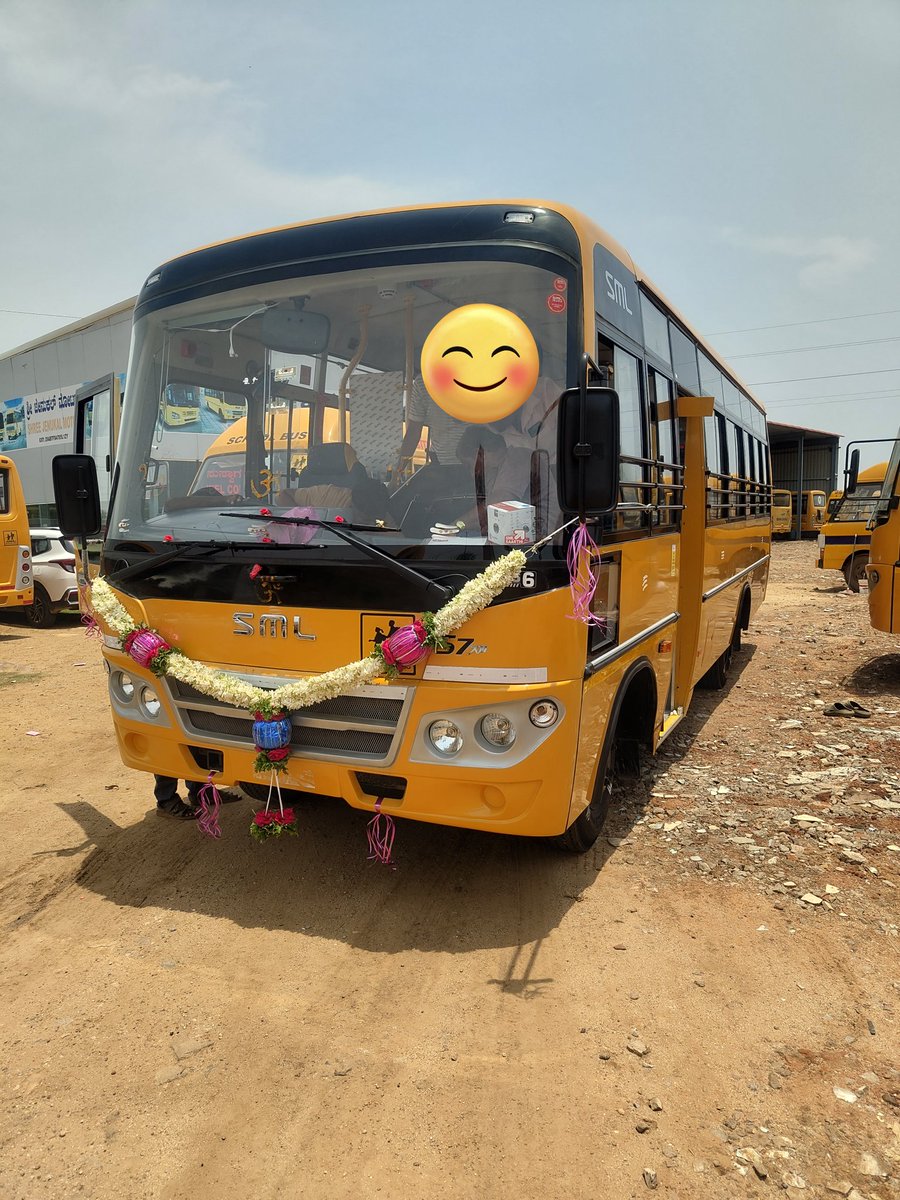 MRPTrader7's tweet photo. Bought a new SML school bus. 

Last year i replied to anand mahindra sir, now it is fulfilled. 
It's been 15+ days.. great going 🎉 https://t.co/oMFWxFWaQE