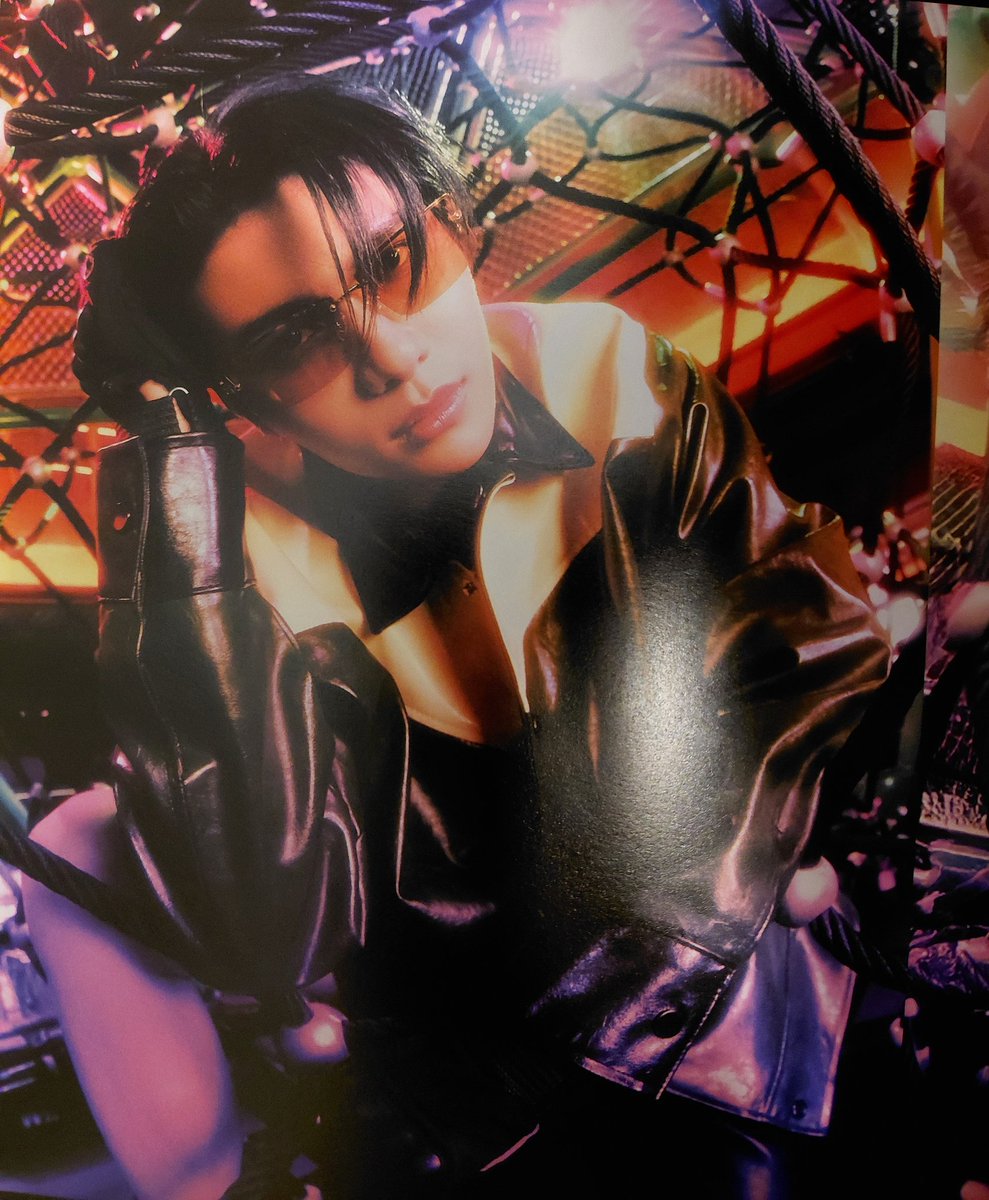 WestieBestiePR's tweet photo. Wow I'm so glad I have the photobook!! 

Willy So 🔥🔥

#TRANSFORMTHELYKN #williamjkp https://t.co/L1d17qWRpW
