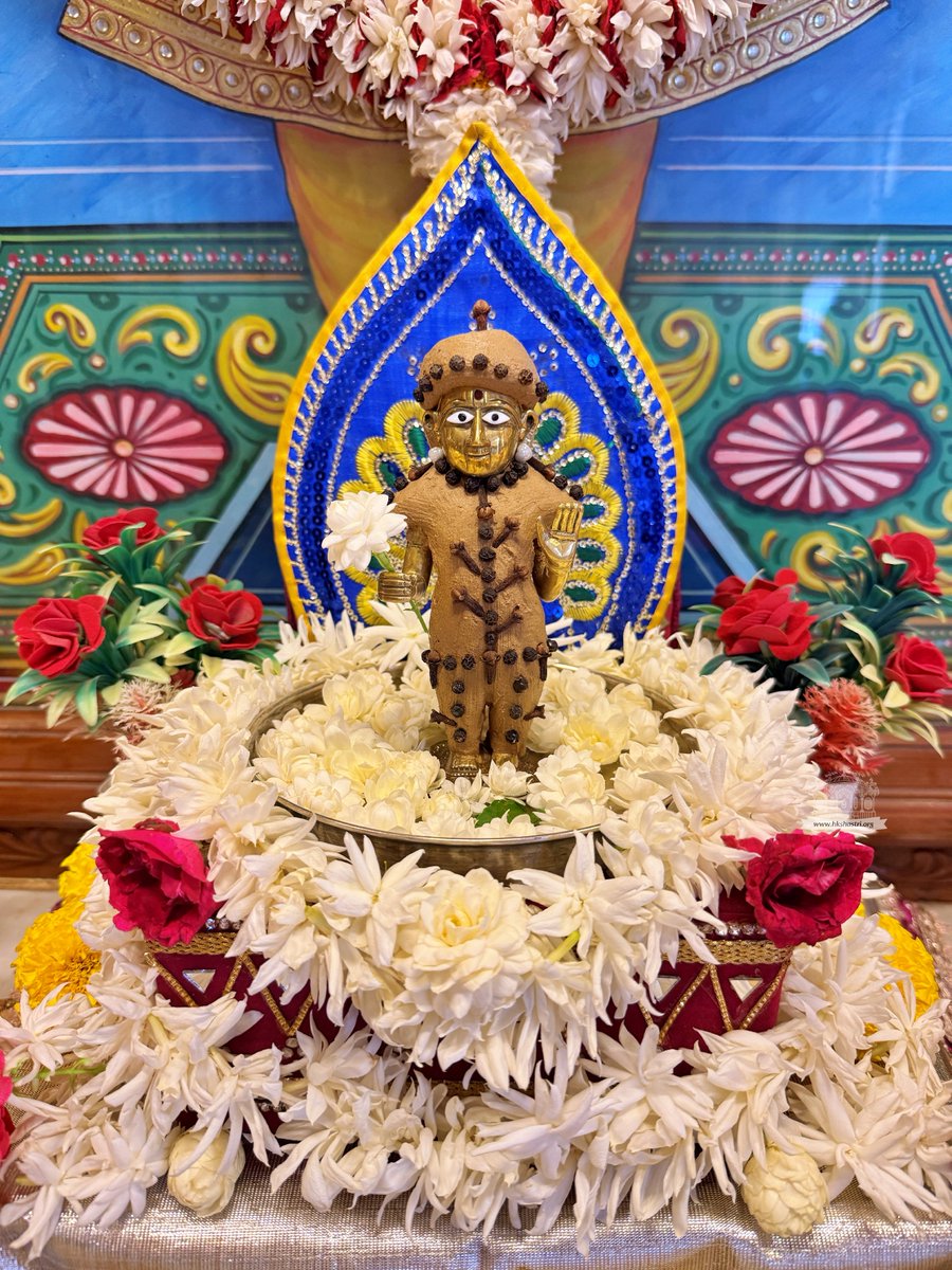 hkshastri23's tweet photo. ⊍ શ્રી ઘનશ્યામ મહારાજ દર્શન ⊍
⊍ ચંદન શણગાર દર્શન ⊍

04-06-2026, Thursday, અધિક જેઠ વદ–4

#chandanshanghar #chandannavagha #chandanshanghar2026 #chandanshanghardarshan #ghanshyammaharaj #swaminarayan #swaminarayanbhagwan #hkshastri23 #dailydarshan https://t.co/Qe5PsfuTFm