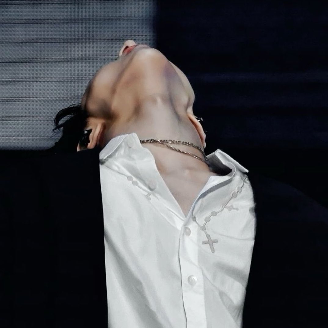 mycherryjay's tweet photo. just know it’s over when he does this 😵‍💫 https://t.co/FmaPec8KYb