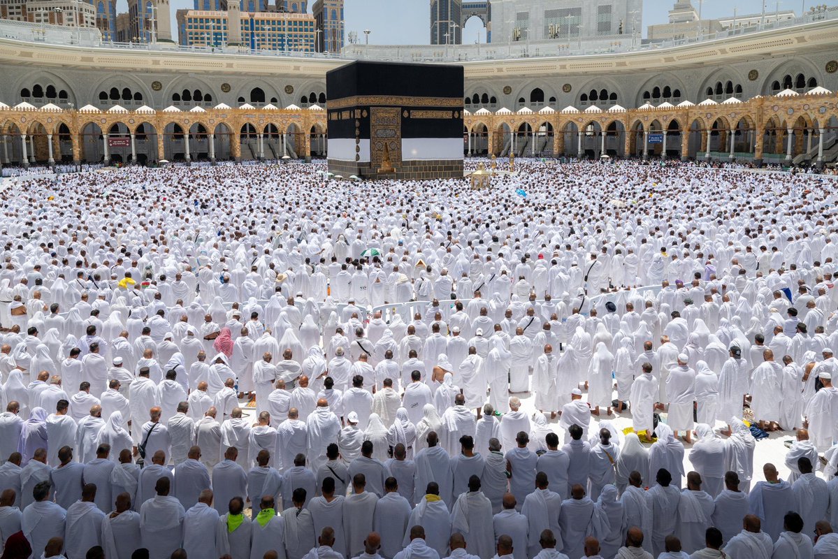 SairaPTII's tweet photo. 🌺اَلسَلامُ عَلَيْكُم وَرَحْمَةُ اَللهِ وَبَرَكاتُهُ🌺

❣️صبح بخیر ❣️
♥️اللَٰهُمَّ أَعِنِّي عَلَى ذِكْرِكَ وَشُكْرِكَ وَحُسْنِ عِبَادَتِكَ♥️
💞"اے ﷲ! اپنے ذکر، شکر اور اپنی بہترین عبادت کے سلسلہ میں میری مدد فرما۔"💞 https://t.co/Gy1Y3yAKnN