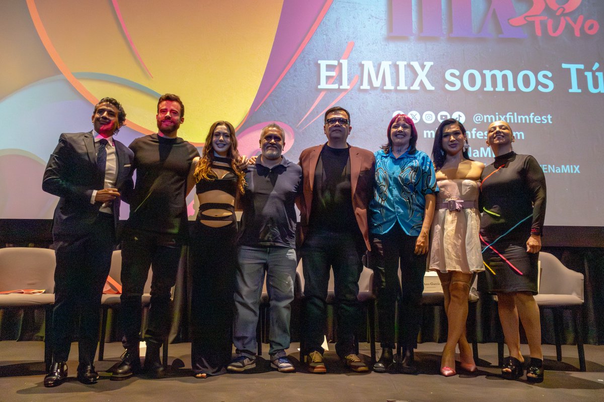 MixFilmFest's tweet photo. ¡Muchas gracias por acompañarnos!

Les esperamos este 17 DE JUNIO en la @CinetecaMexico con el estreno de MICKEY, un retrato íntimo de Mis$ Mickey, dirigido por Dano García.

Síguenos para mantenerte al tanto de los horarios y sedes.

#VenAMIX #MIXTuYo https://t.co/PavQ2RHBvx