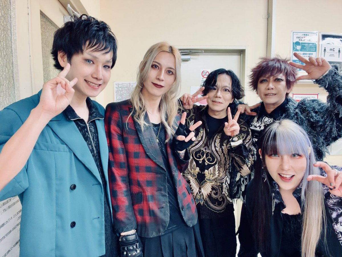 my_way_official's tweet photo. メンバーのみんなと📸✨
心強いサポート感謝です！！！！
#NAOMICHI
#BAND https://t.co/8T27UzIRzx