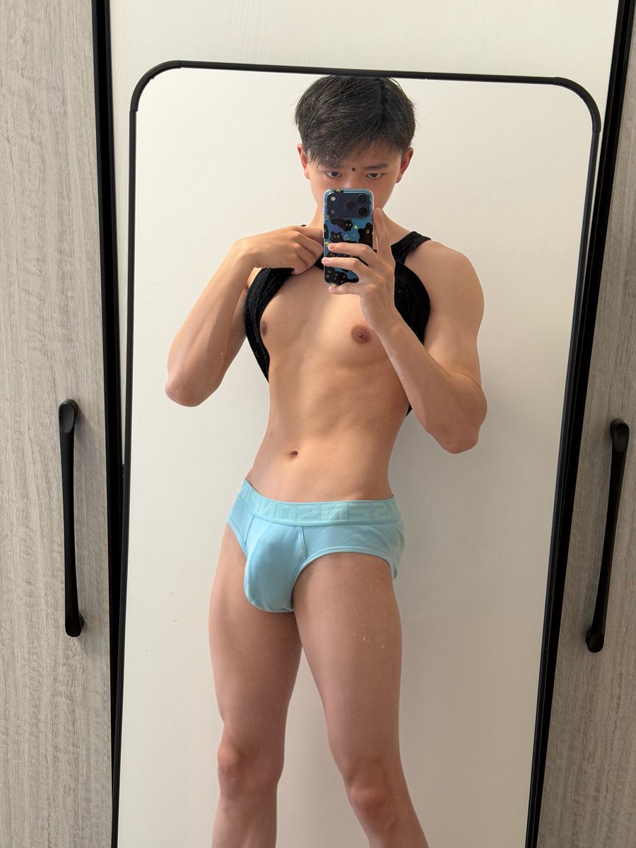 tsanganta's tweet photo. 不想起床 https://t.co/Goq2Jq52T0