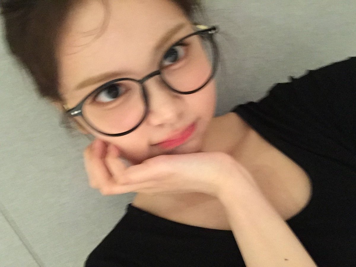 CARMENGLOBAL_'s tweet photo. [📸] 260604 #CARMEN Weverse update

"Rmenping~🤓💖(르멘핑~🤓💖)"

#CARMEN #카르멘 #カルメン #卡门 
#Hearts2Hearts #하츠투하츠 #H2H https://t.co/Vfb40yE1DH