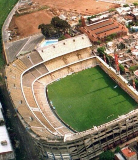 KylooREY's tweet photo. @fabriquelme10 Gordo tu estadio hasta 1996 era gris, a quien queres cargar cuando casi por 60 años tuviste un estadio gris... https://t.co/2HCVRBa4BO