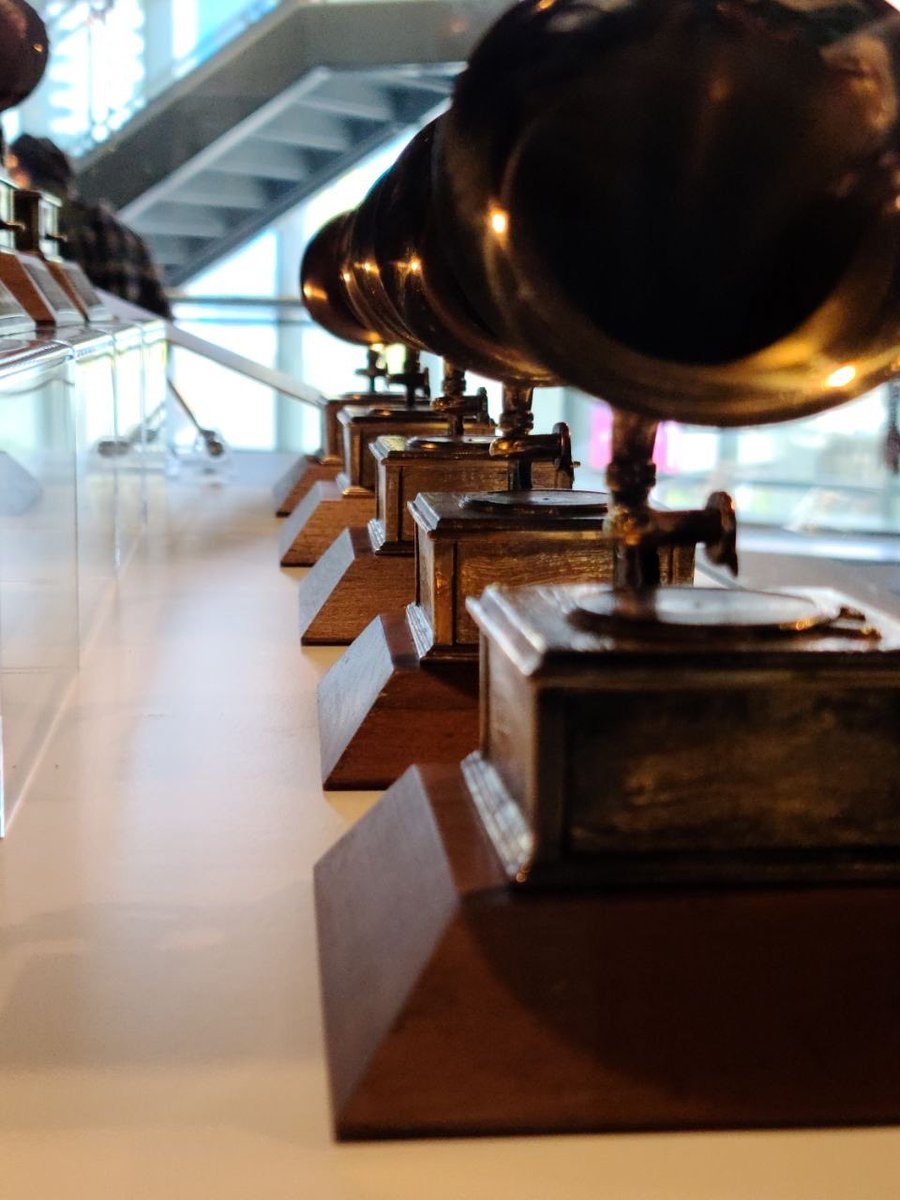 Sanro55's tweet photo. Perspectivas…
🎵 🎶 🎼 
#Musica #Music #Gramofono #Grammy #GrammyMuseum #MuseoDelGrammy #Fotos #FotoDelDia #Fotografia #Fotografo #Pic #PicOfTheDay #Picture #PictureOfTheDay #Photographer #Photography #PhotoOfTheDay #Photo https://t.co/F7ieDLxiYC