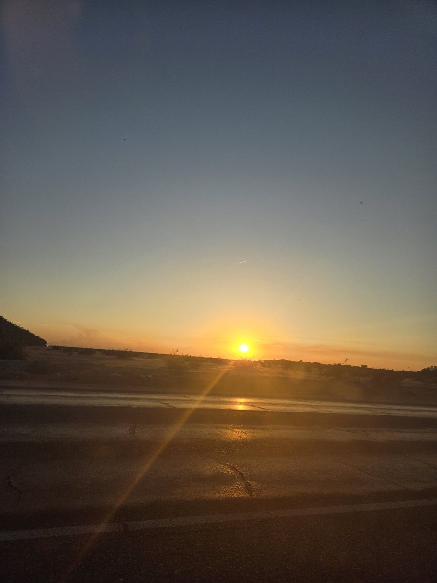 RVal1995's tweet photo. On the bright side https://t.co/8fHtwEI0pO