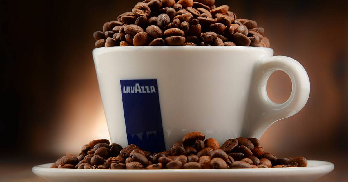 drewcrawford_'s tweet photo. A Brazilian coffee farmer earns about 7 dollars for one kilogram of green coffee beans.

After roasting, blending, and branding, that same coffee retails in the United States for around 20 to 25 dollars per kilogram in a Lavazza tin.

Italy does not produce a single coffee bean.

Not one coffee tree grows on Italian soil.

Italy imports about 240,000 tonnes of Brazilian coffee every year, more than from any other country.

Brazil is the largest single origin in nearly every famous Italian espresso blend.

Lavazza Crema e Gusto is Brazilian Arabica with African and Indonesian Robusta.

Their Qualità Rossa blend uses Brazilian Arabica with African Robusta.

Illy's classic blend of 9 Arabicas is anchored by Brazilian beans.

Segafredo even operates a coffee plantation and processing plant inside Brazil to handle its own green beans.

Italy is now the second-largest roasted coffee exporter on Earth, with nearly 2.9 billion dollars in coffee exports in 2024.

That entire export industry runs on beans that were never Italian.

The Brazilian farmer captures roughly 10 percent of the final retail price of a bag of Italian-branded coffee.

The Italian roaster, distributor, and brand capture the other 90 percent.

The Italian coffee identity is one of the most successful branding operations in the history of global commerce.

It was built on a supply chain that runs through Minas Gerais, Espírito Santo, and the Cerrado.

The next time you pay a premium for Italian coffee, remember that no country supplies more of those beans than Brazil.