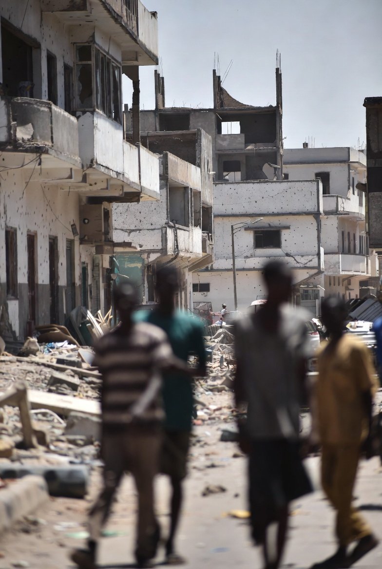 AQorah's tweet photo. It is profoundly saddening and utterly unacceptable to witness President @HassanSMohamud’s political maneuvers pushing Somalia toward bloody armed conflict in Mogadishu and Baidoa.

Our people are among the poorest and most resilient in Africa and  have endured decades of hardship. They lack basic public services, struggle daily to put food on the table, and face constant insecurity. Yet they deserve peace, dignity, respect, and a chance at a better life. Not more elite power struggles.

The current violence must stop immediately. Enough is enough.

President Hassan Sheikh must resign and allow a peaceful transition. Somalia urgently needs an interim technocratic, apolitical government;  one free from clan patronage and personal ambition  to focus on what truly matters:

• Building strong, accountable institutions
• Restoring trust between citizens and the state
• Advancing genuine democratization and one-person-one-vote elections
• Prioritizing security, economic recovery, and service delivery

Our country cannot afford another cycle of division that distracts from the real enemies: Al-Shabaab, poverty, corruption, and institutional collapse. Federal member states, opposition leaders, civil society, and elders must come together for national dialogue  not confrontation.

Somalia’s future should not be held hostage by one man’s extended term. The Somali people have sacrificed too much. It is time for leadership that puts the nation first.

We call on all stakeholders, regional governments, and international partners to support de-escalation and a legitimate transitional process.

#Somalia #StopTheConflict #JusticeForSomalia #HassanSheikhResign
@HESharifShAhmed 
@M_Farmaajo 
@HESaidADeni 
@PresidentMadobe 
@HassanAKhaire
@OmarSharmarke  
@AbdiShirdoon 
@MrQoorqoor 
@Laftagareen 
@GudlaweHussein 

@US2SOMALIA
@UKinSomalia  
@GermanyinSOM 
@EU_in_Somalia 
@TC_MogadisuBE 
@aussom_ 
@UNSomalia 
@ChineseSomalia
