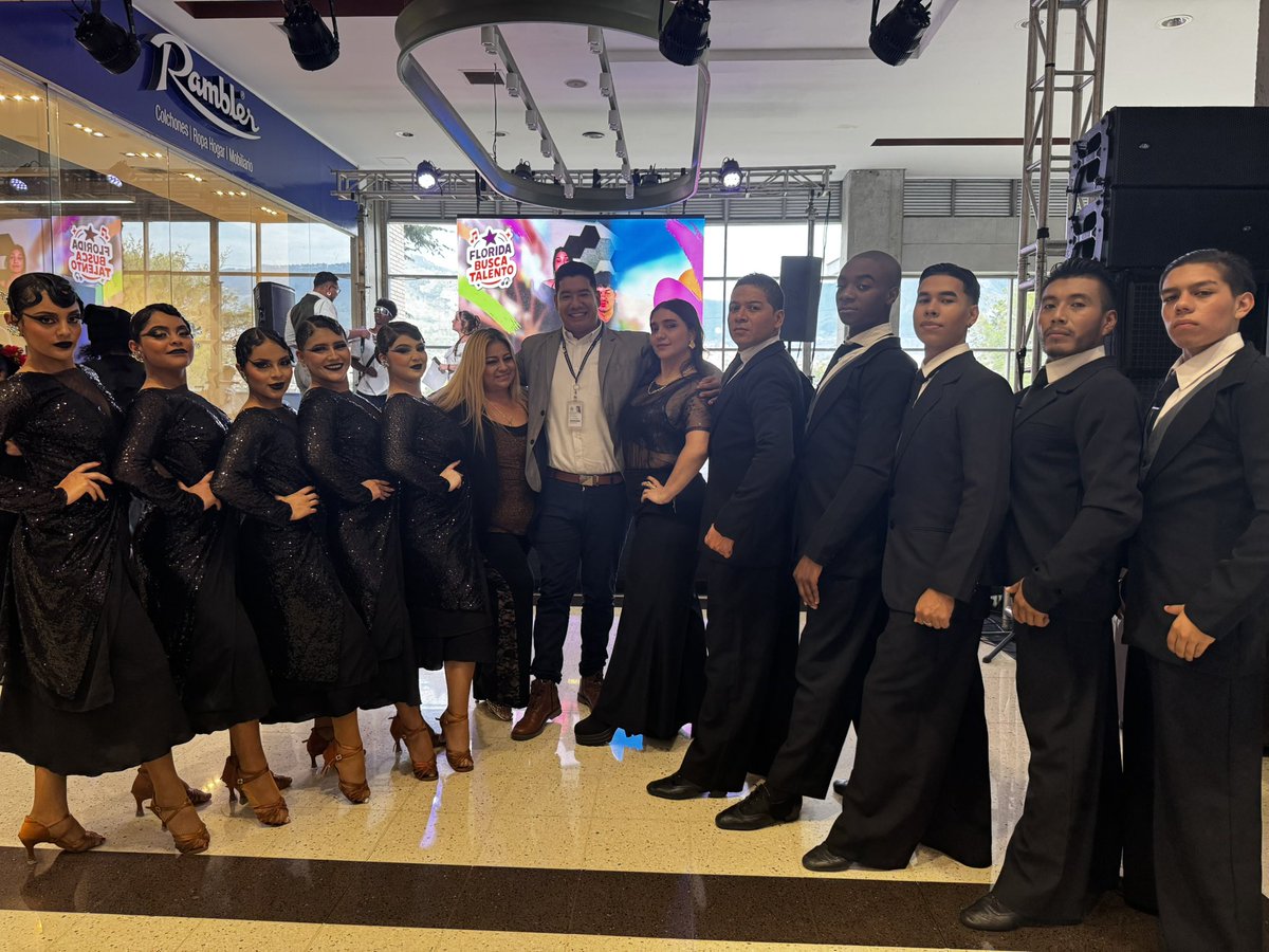 reysbs_c28's tweet photo. Arriba el Talento de todos los Bailarines en el mundo. Compartimos con alegría una gran experiencia de arte, sabor y cultura. #SomosSENA https://t.co/SjSLbKlhS7