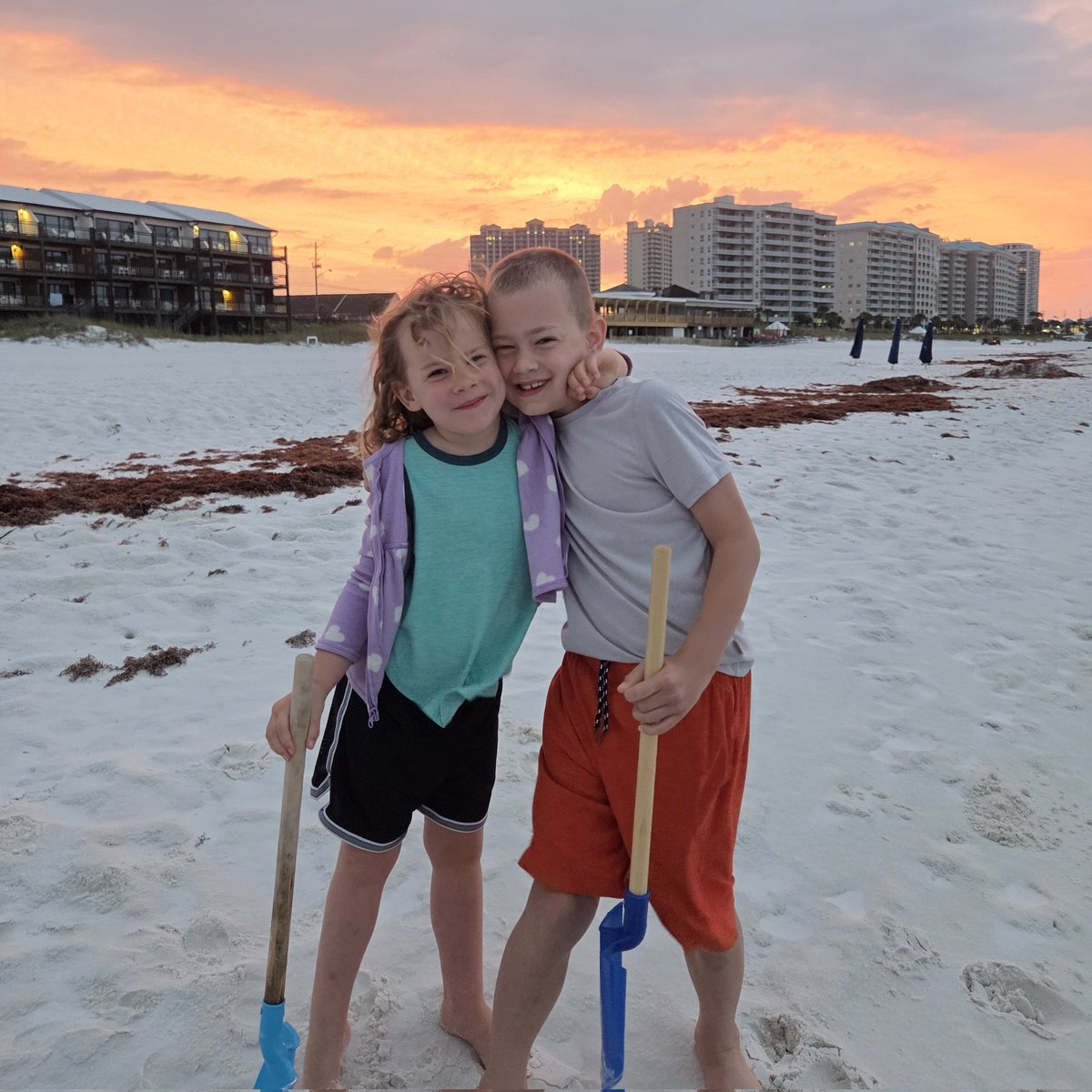 KPickens323's tweet photo. Praise God from whom all blessings flow ❤️ 3 day get-away to Destin wore us all out, but I am thankful for the memories and the amazing people. Camp season, here we come 💪🦅🏀 https://t.co/JaFCtog7oO