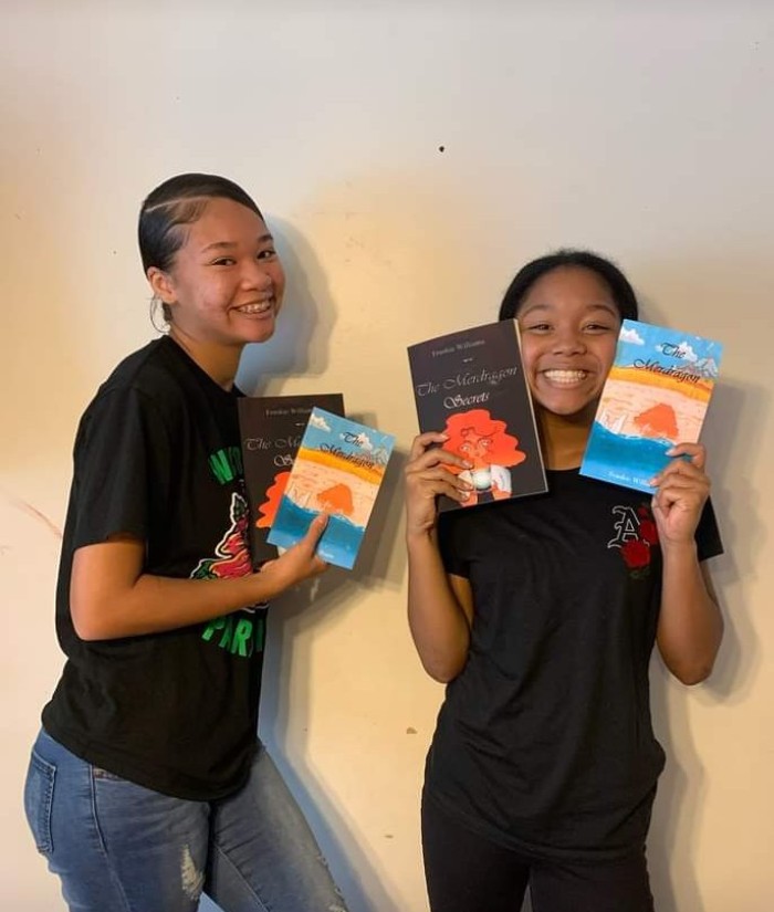 MerdragonSeries's tweet photo. @lizzo Loving this Picture 🥰 I'd love to send you my childrens books to share with the young readers in your life 🙂 the illustration and amazing characters created by my daughter will take them on a magical adventure 🙂 If you'd prefer to order links are below https://t.co/EDlVe9F9PC https://t.co/LogzcWfb52