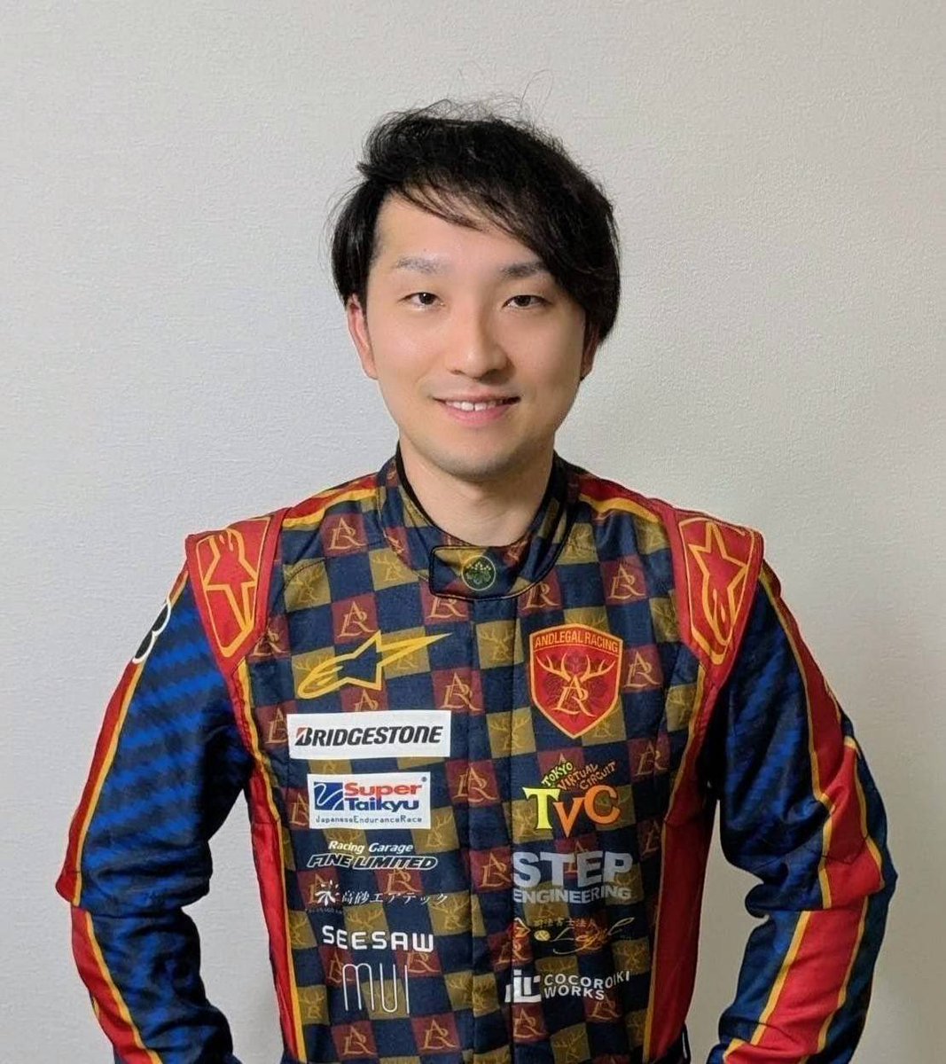 AndLegal_Racing's tweet photo. 【ドライバー紹介 ：奈良 敬志 選手】
AndLegal Racingの戦力を大きく引き上げる4人目のドライバー、奈良 敬志選手のご紹介と、今シーズンの重要な参戦スケジュールを発表いたします！✨
奈良選手は、卓越したスピードと勝負強さを兼ね備えたドライバー。
富士ドリームカップでの優勝やポールポジション獲得の実績に加え、何よりスーパー耐久での豊富なシーズン参戦経験がチームにとってこれ以上ない大きな武器となります。
そんな奈良選手ですが、今シーズンは【821号車】のCドライバーとして大役を担うことになりました！
国内唯一の24時間レースである「富士24時間」への参戦はもちろんのこと、続く第4戦SUGO、第6戦岡山国際、そして最終戦富士では、熊谷選手に代わってマシンをドライブします！
熊谷選手が築いてきたバトンをしっかりと引き継ぎ、経験に裏打ちされた安定感と熱い走りでチームを上位へと導いてくれるはずです。

🏆 主な経歴
 2022年：もてぎチャンピオンカップレース VITAクラス スポット参戦
 2022年：富士チャンピオンレース FCR86 第1戦 予選1位／決勝2位
 2023年：スーパー耐久 ST-4クラス スポット参戦
 2023年：富士ドリームカップ ロードスタークラス 優勝 🏆
 2024年：スーパー耐久 ST-5クラス シーズン参戦

新体制でさらなる高みを目指すAndLegal Racingと、重要な局面を任された奈良選手へ、皆様の熱いご声援をどうぞよろしくお願いいたします！