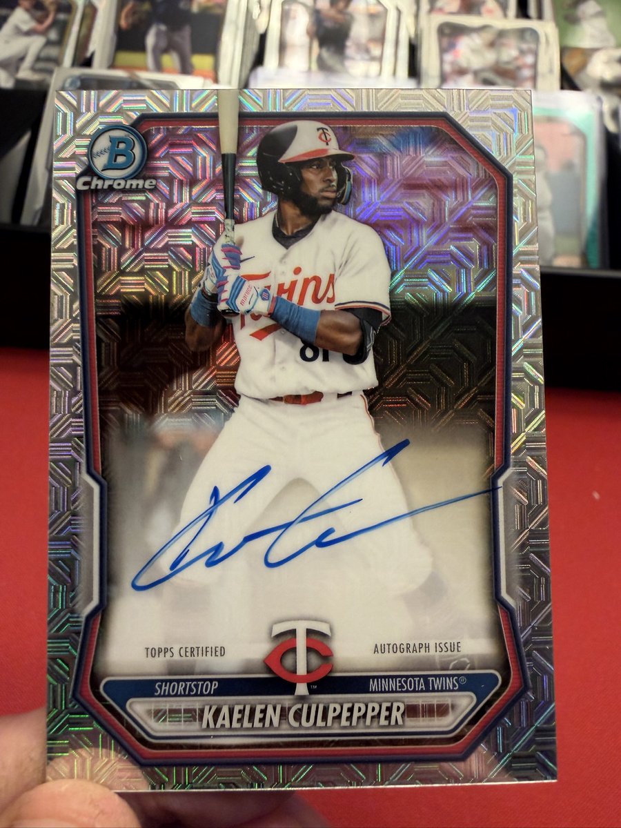 JoshEAllen's tweet photo. @LilMapleTree00 @CardMarket_IQ @SportsCardInv If Mega’s have only sticker autos, why did I just pull an on card auto out of a Mega? https://t.co/h9CnxZFVe4