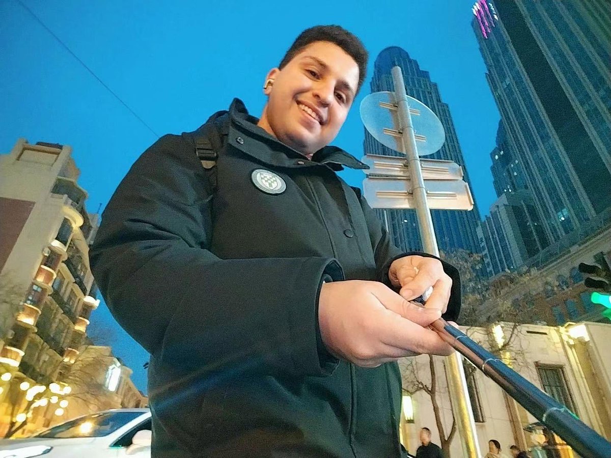 BLCU_Official's tweet photo. 🎓 From stuttering to a PhD offer.
Ahmed came to BLCU from Egypt 7 years ago. Today, he has completed his master's degree in TCSOL and is heading to a PhD.
“Chinese is a magic wand that rewrote my life.”
Your story could be next.
#BLCU #StudyInChina #TCSOL https://t.co/3OENIbDb8T